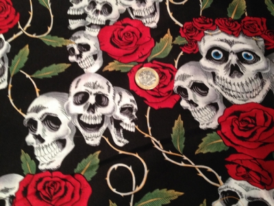 Halsband Skulls 'n roses