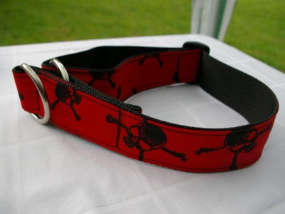 Halsband Skulls rot